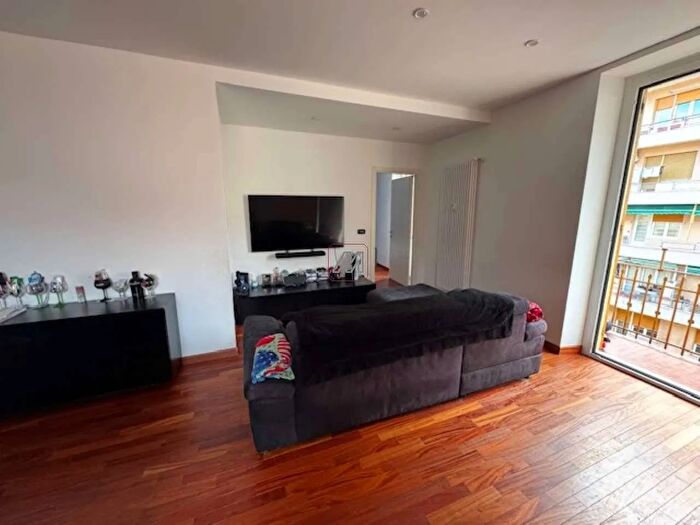 Appartamento trilocale in vendita in Via Opisso Genova, Genova