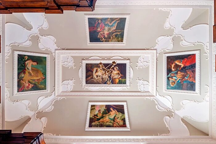 Casa con 13 locali in vendita in Fasano