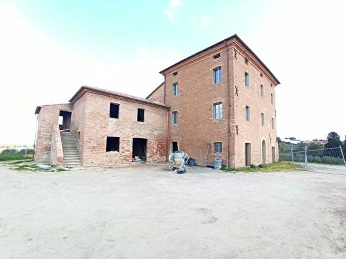 Appartamento trilocale in vendita in Via Giuseppe Garibaldi, Castiglione Del Lago