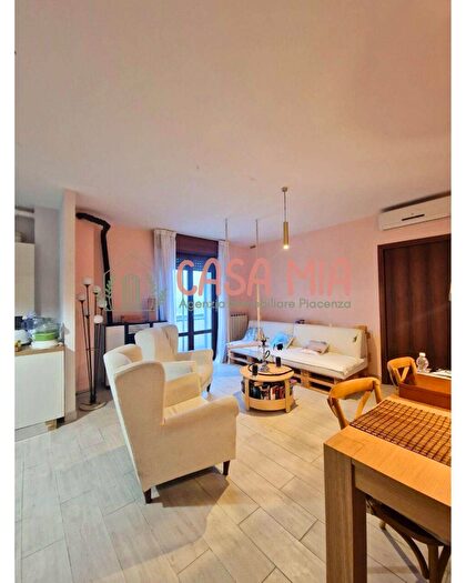 Appartamento trilocale in vendita in Via Emilia Pavese, Piacenza