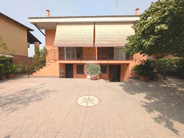 Casa con 5 locali in vendita in Via Giovanni Pascoli, Ciampino