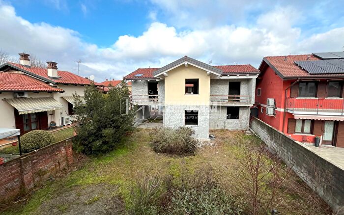 Casa con 5 locali in vendita in Vicolo Dezzutto Mazze, Mazze