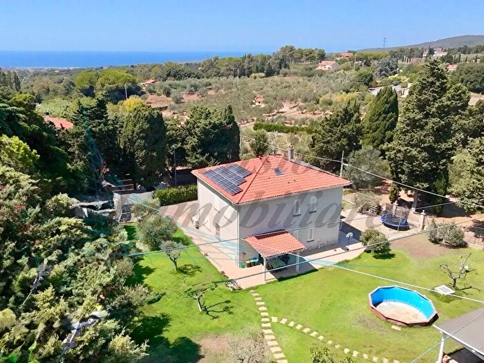 Casa con 10 locali in vendita in Località La Maestà, Rosignano Marittimo