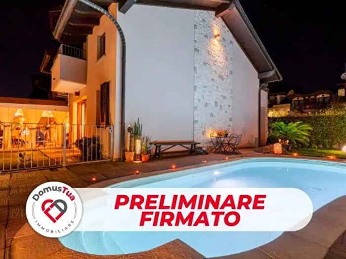 Casa quadrilocale in vendita in Via Niccolò Paganini, Tradate