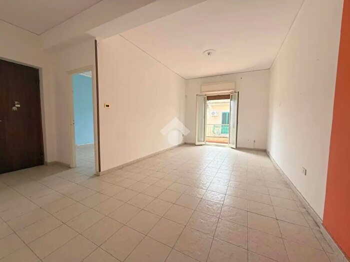 Appartamento trilocale in vendita in Via Matteo Silvaggio, Palermo