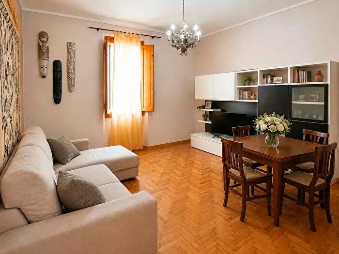 Appartamento con 6 locali in vendita in Via Corticella, Pistoia
