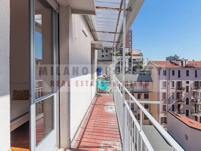 Appartamento trilocale in affitto in Piazza Febbraio, Sempione, Milano