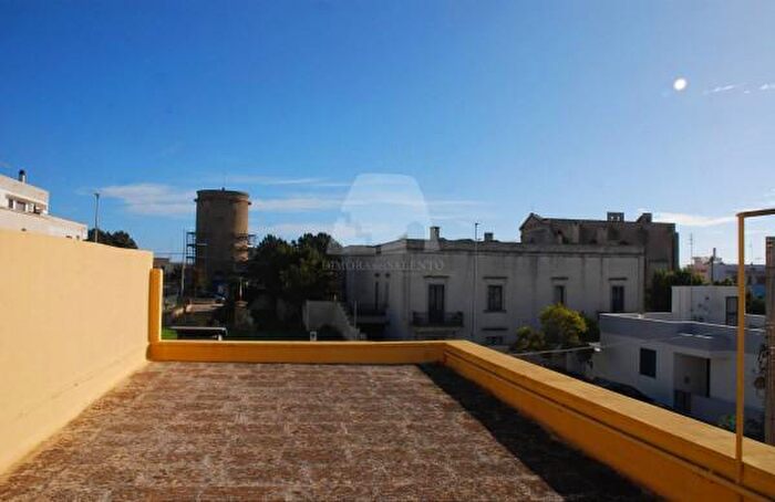 Appartamento con 6 locali in vendita in Via Trieste, Alessano