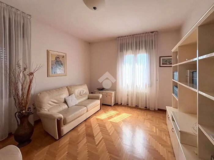 Appartamento trilocale in vendita in Via Fonderia, Treviso