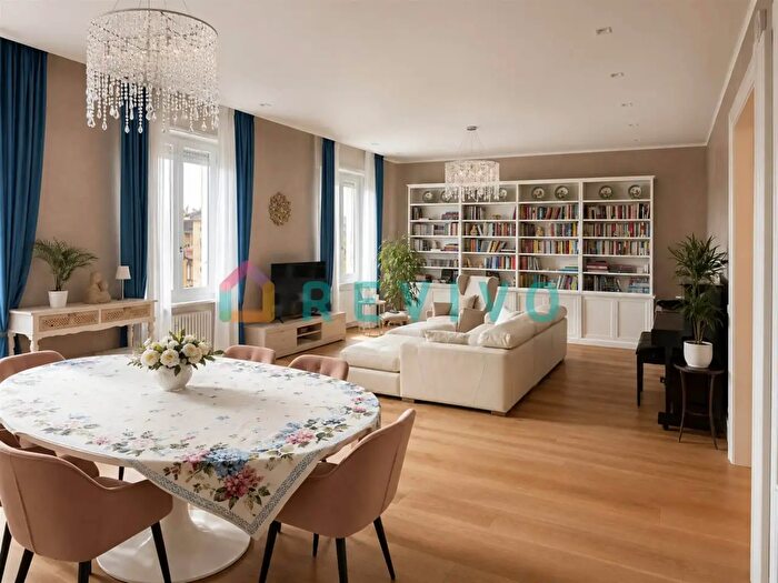 Appartamento con 6 locali in vendita in Firenze