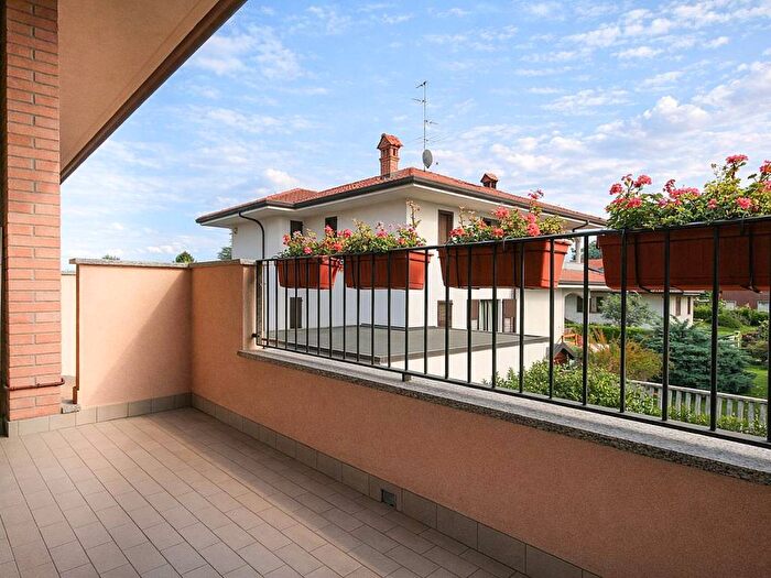 Appartamento bilocale in affitto in Via Dottor L Carcano, Rovello Porro