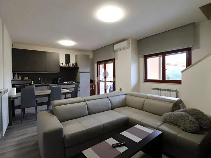 Appartamento bilocale in vendita in Via degli Arroni, Terni