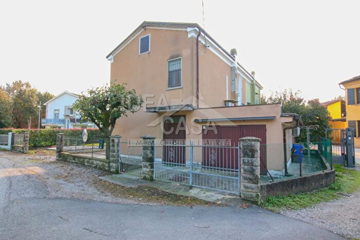 Casa in vendita in d Via Cappelletta Stoffi Santa Caterina Concordia sulla Secchia Unione Comuni Modenesi Area Nord Modena EmiliaRomagna Italia, Concordia Sulla Secchia