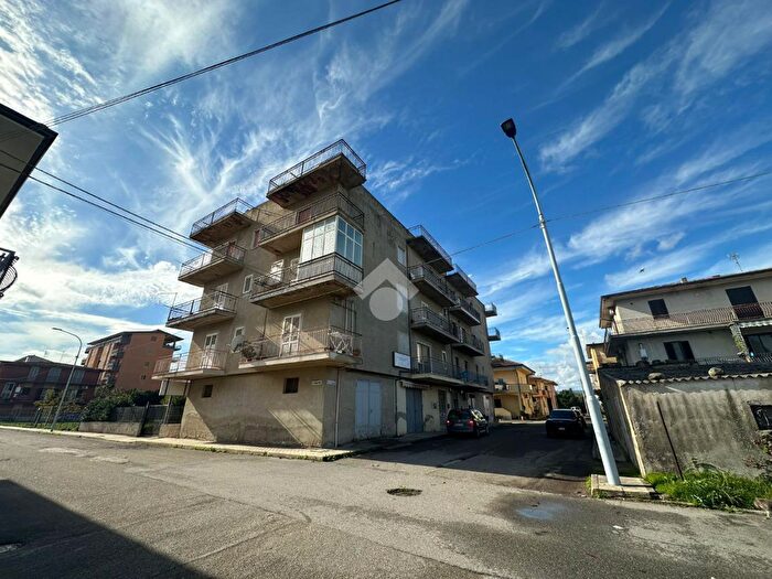 Appartamento trilocale in vendita in Via Berard, Cassano Allo Ionio