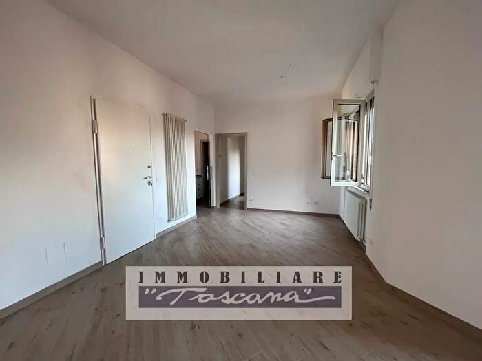 Appartamento con 6 locali in affitto in Viareggio