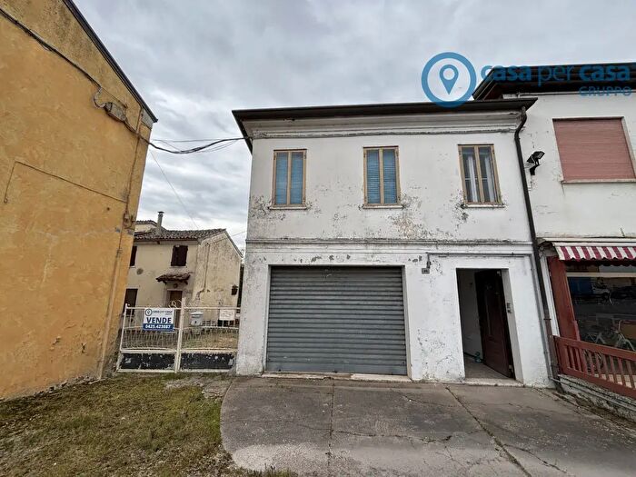 Casa quadrilocale in vendita in Bosaro