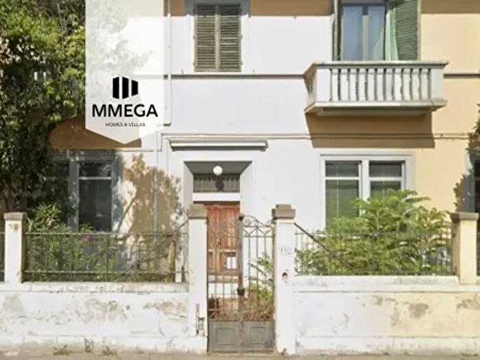 Appartamento trilocale in vendita in Via Reginaldo Giuliani, Firenze