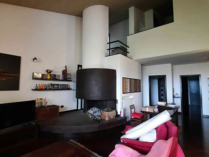Casa con 10 locali in vendita in Rivergaro