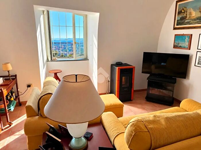 Appartamento trilocale in vendita in Strada Comunale Pianura Marano, Napoli