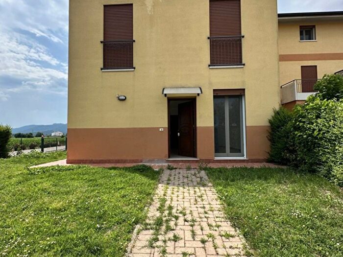Casa con 6 locali in affitto in Via Pasubio, Villaganzerla, Castegnero
