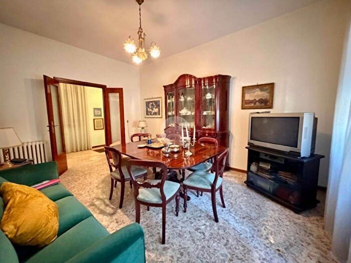 Appartamento quadrilocale in affitto in Via Lorenzo Bonincontri, Ardeatino Montagnola, Roma