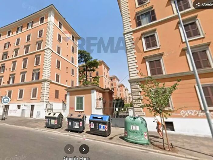 Appartamento trilocale in vendita in Roma