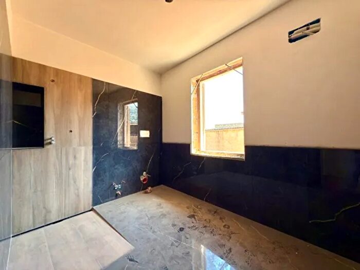 Appartamento con 6 locali in vendita in Partinico Via De Santis, Partinico