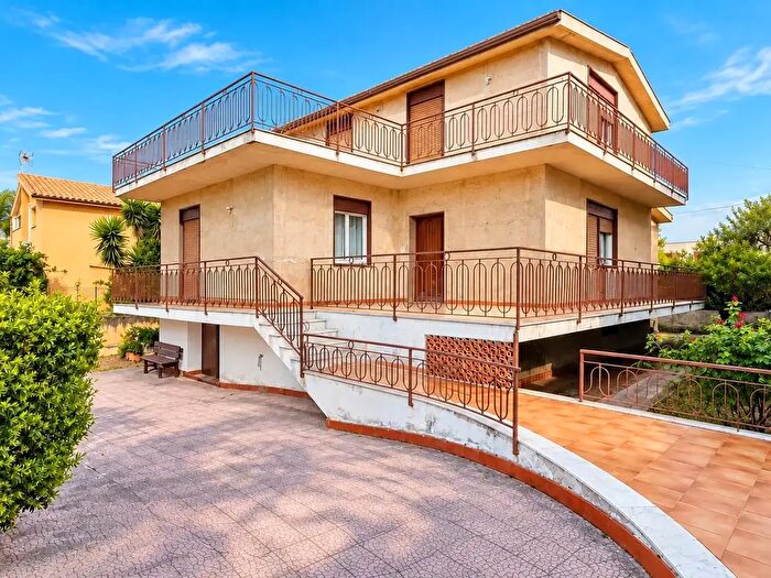 Casa con 10 locali in vendita in Agrigento