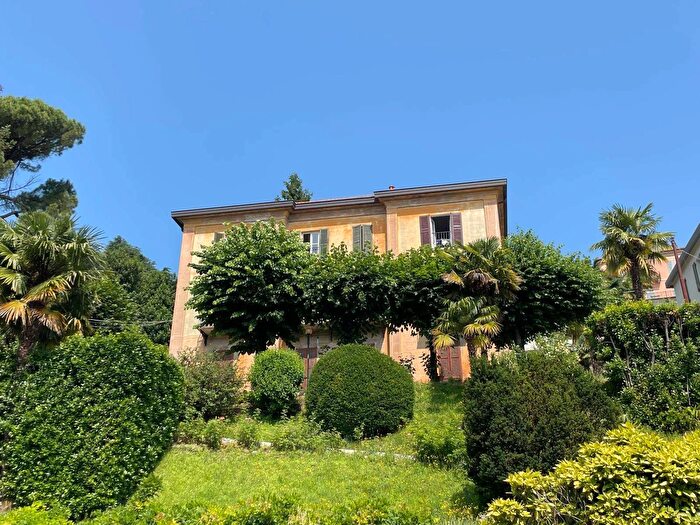 Appartamento trilocale in vendita in Corso Bartesaghi, Erba