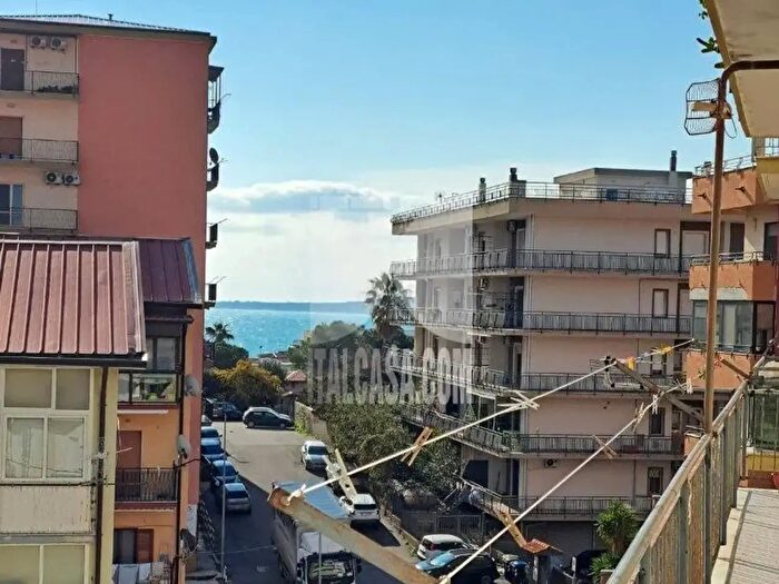Appartamento trilocale in vendita in Via Libertà, Crotone