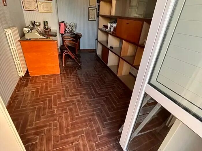 Appartamento con 6 locali in vendita in Via Raffaele Marincola Cattaneo, Catanzaro
