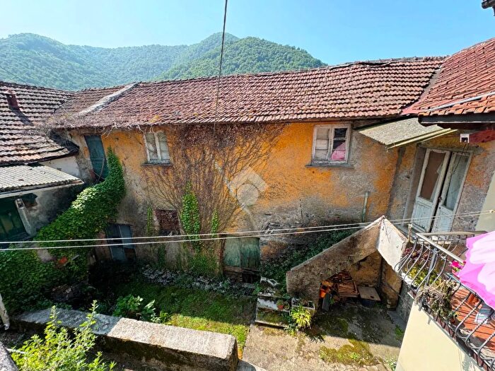 Casa con 6 locali in vendita in Via Cassine Spagua, Serra Ricco
