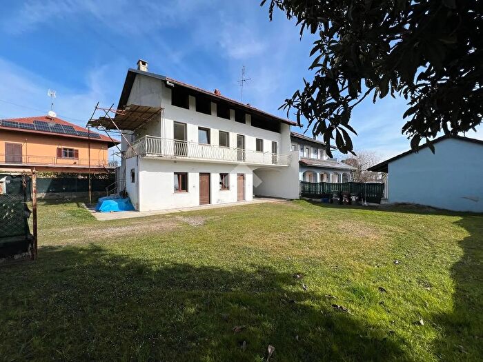 Casa con 5 locali in vendita in Via Tommaso Ferreri, Barbania