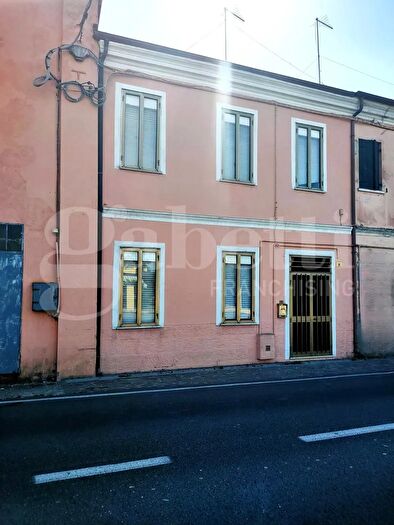 Casa con 6 locali in vendita in Loreo