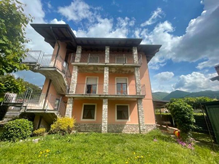 Casa con 6 locali in vendita in Via Tartaglia, Concesio