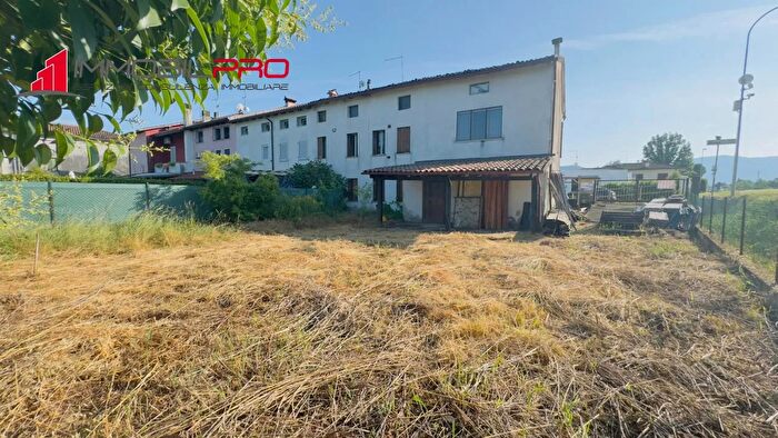 Casa quadrilocale in vendita in Contrà Roenga, Malo