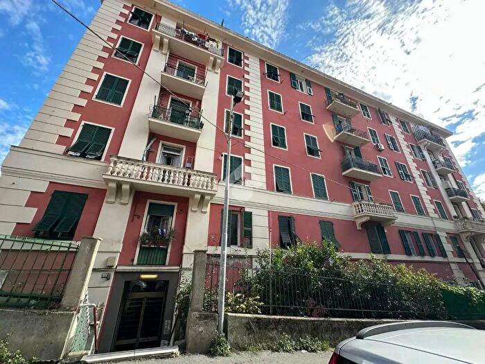 Appartamento trilocale in vendita in Salita Padre Umile, Genova