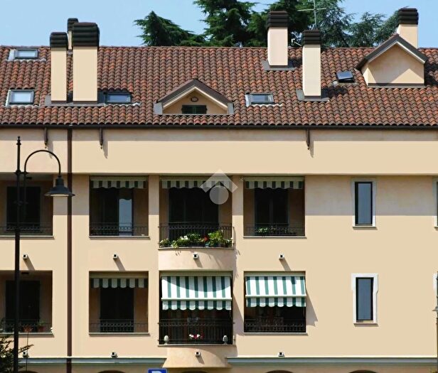 Appartamento quadrilocale in vendita in Cassina De Pecchi