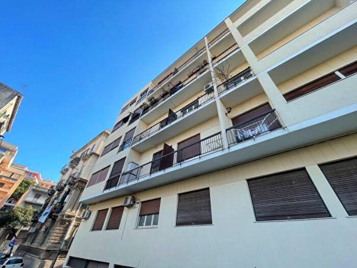 Appartamento quadrilocale in vendita in Via Barbalonga, Messina