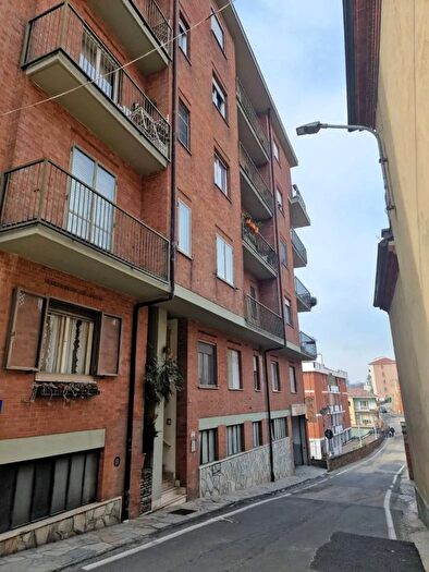 Appartamento trilocale in vendita in Via Roma Moncalvo, Moncalvo