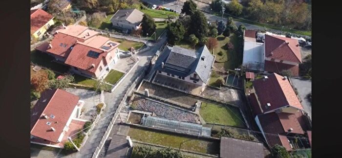 Casa con 15 locali in vendita in Via Vallo Varisella, Varisella