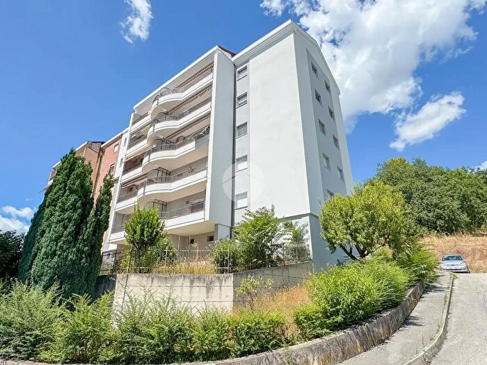 Appartamento quadrilocale in vendita in Via Vincenzo Pilotti, Teramo