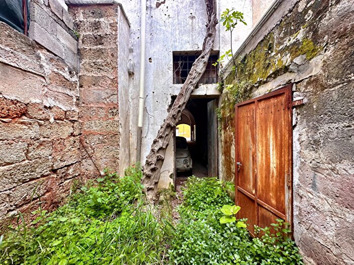 Casa in vendita in Via Roma Neviano Le Italia, Neviano