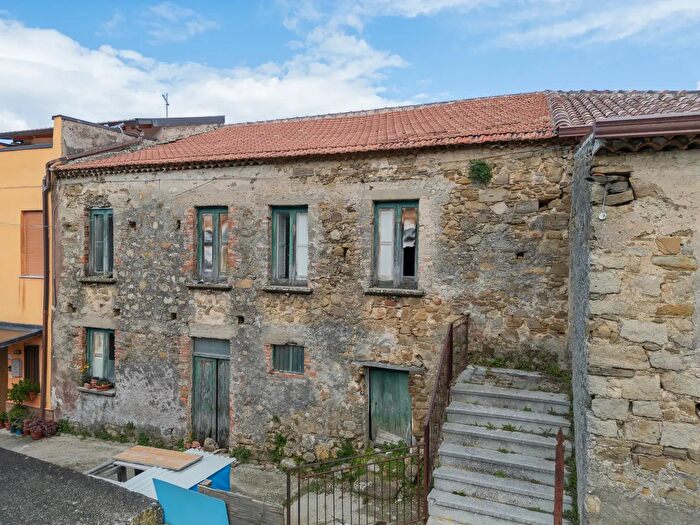 Casa con 7 locali in vendita in Via Critera, Perdifumo