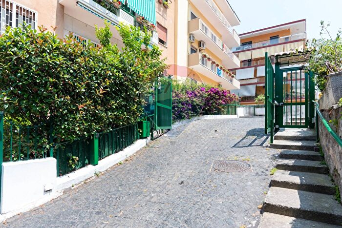 Appartamento con 5 locali in vendita in Via MSchipa, Napoli