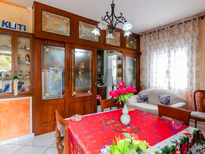 Appartamento trilocale in vendita in Via delle Violette, Acireale