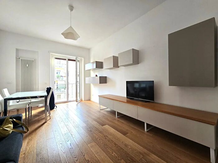 Appartamento trilocale in affitto in Via Capo Miseno, Roma