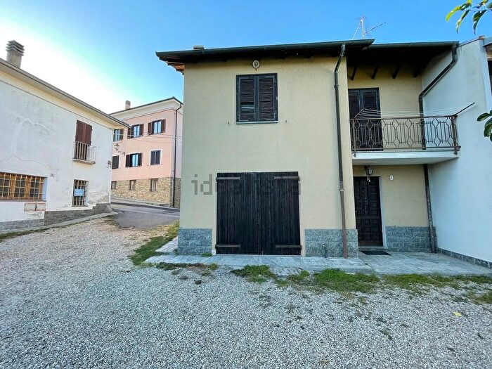 Casa quadrilocale in vendita in Castino