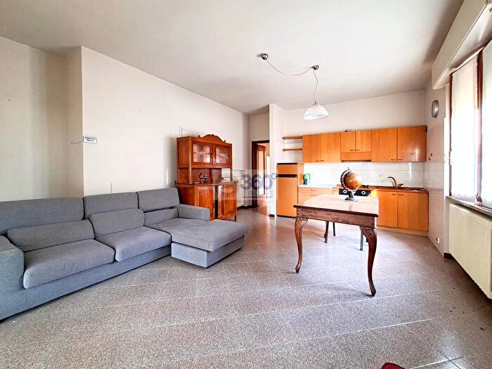 Casa quadrilocale in vendita in Via Silvio Pellico, Passirano