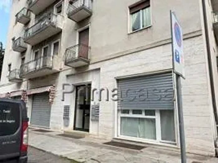 Appartamento quadrilocale in vendita in Via Cacciatori Piemontesi, Verona
